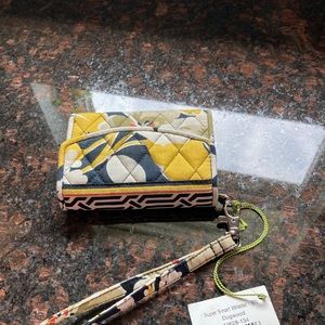 Authentic Vera Bradley Wristlet, NWT